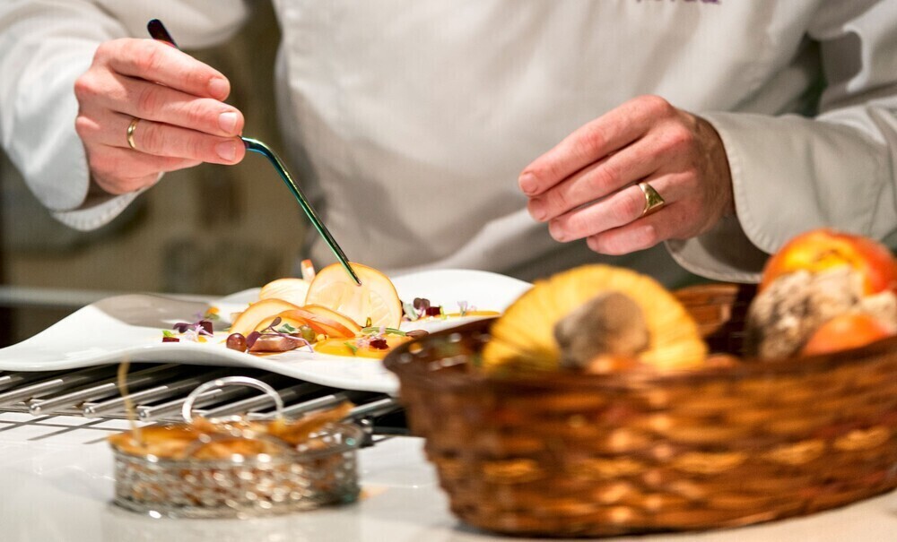 Castilla-La Mancha cuenta con un recetario tradicional que ha sido renovado por los chefs de la región manteniendo su identidad.