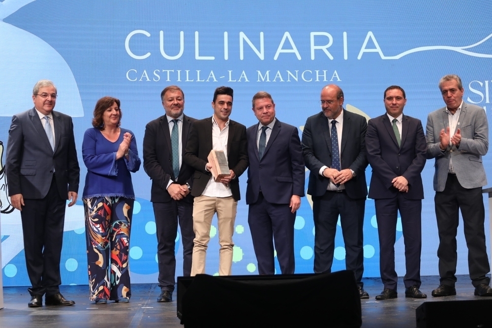 Diego Blanco recogió el galardón en nombre de su abuela Josefa Ruano, premio al Talento Femenino