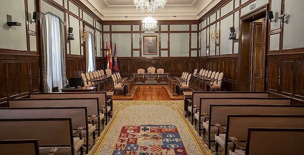 La Junta acordó iniciar el proceso autonómico en 1980, en un acto en el salón de plenos de la Diputación de Guadalajara. 
