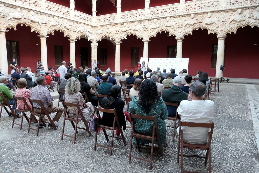 Fotos del acto celebrado ayer en el Patio de los Leones del Palacio del Infantado.