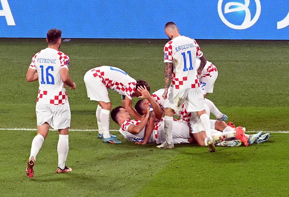 Croacia despeja dudas y elimina a Canadá (4-1)