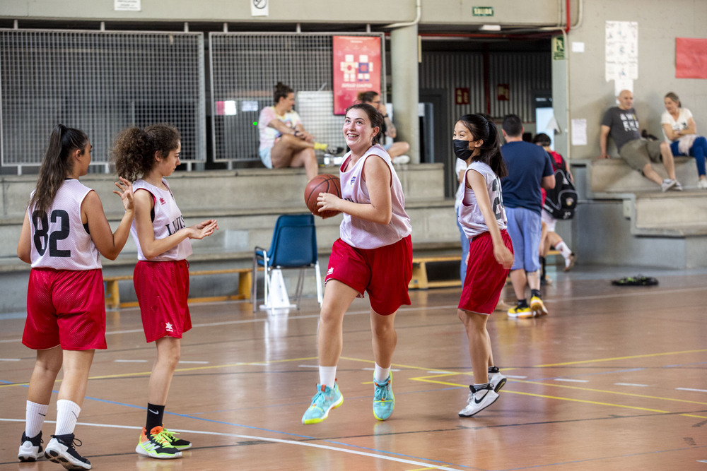 Fútbol, baloncesto y balonmano femenino cuentan con una cuidada cantera de deportistas.