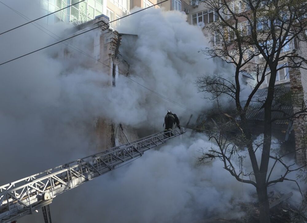 Several explosions hit the Ukrainian capital Kyiv  / SERGEY SHESTAK