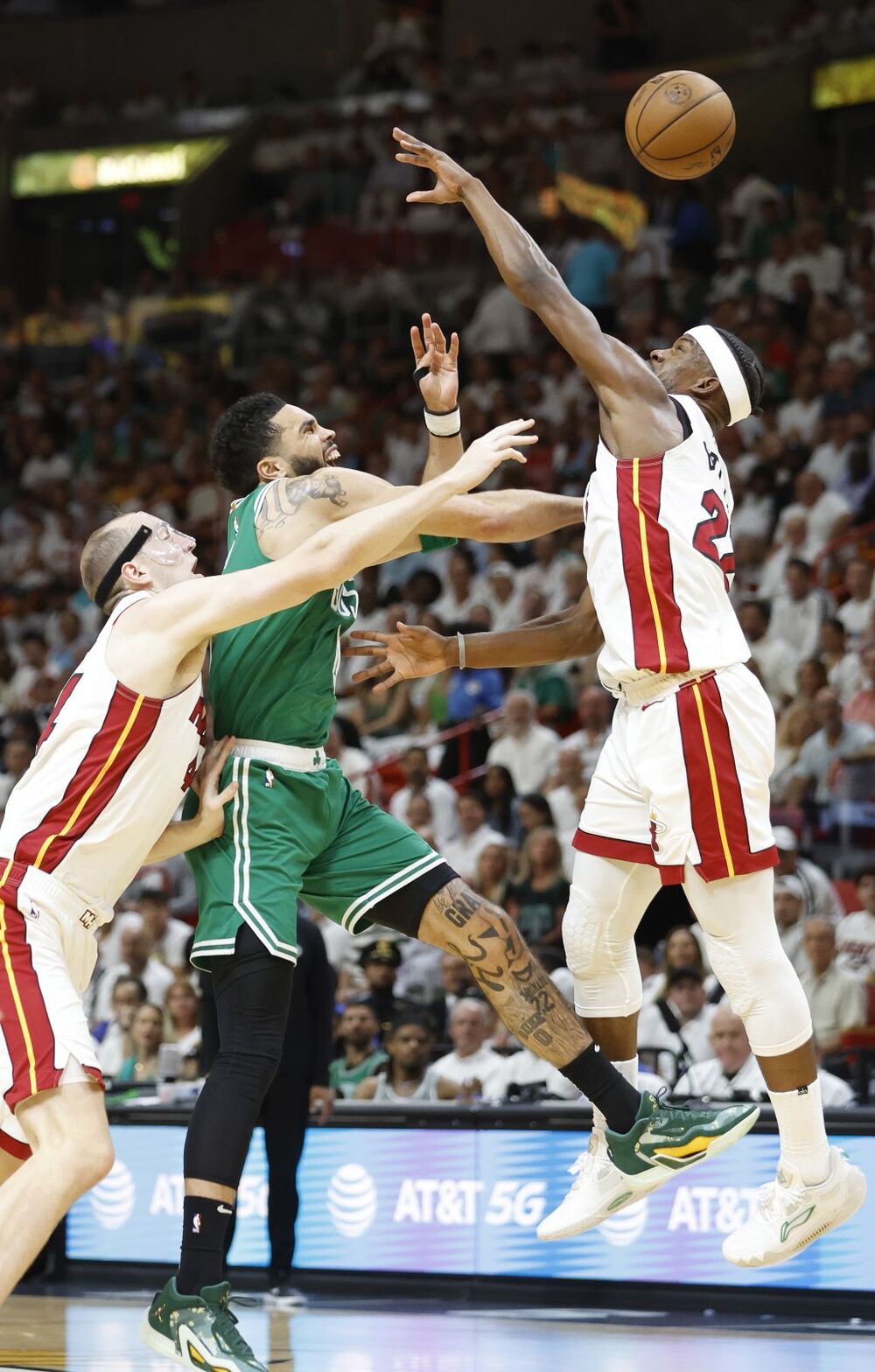 NBA Playoffs Eastern Conference Finals Boston Celtics at Miami Heat  / RHONA WISE