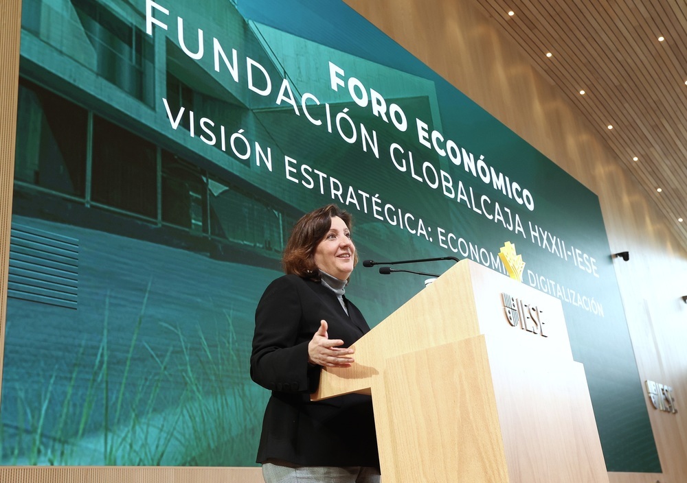La consejera de Economía intervino en el Foro Económico de la Fundación Globalcaja y el IESE en Madrid.