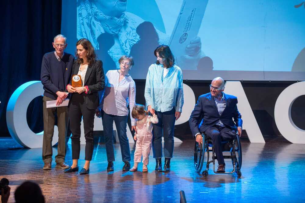 La familia de Ana Quintanilla recogió el premio a 'Trayectoria vital'
