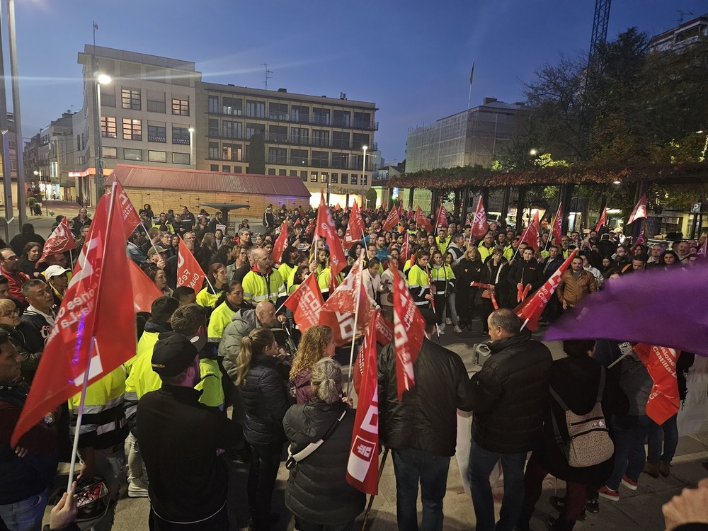 Los sindicatos llevan su queja a las calles de la capital 
