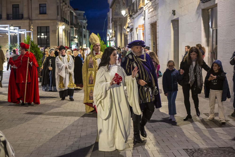 Distintas imágenes del desfile previo y la representación del XXIII Tenorio Mendocino, cita cultural que contó con el apoyo de las autoridades.