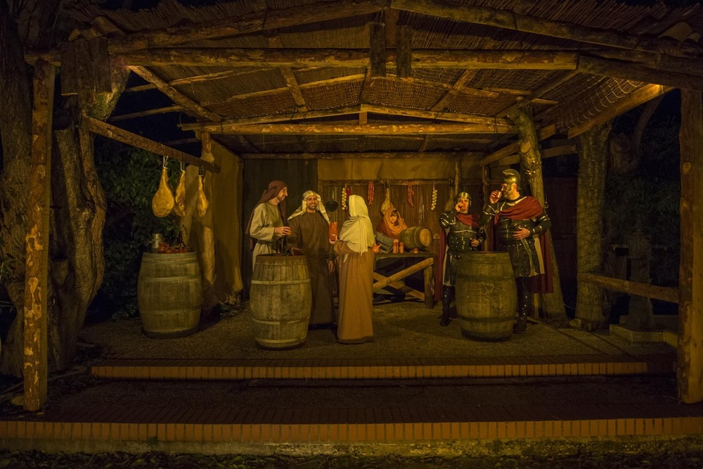 Diferentes escenas de esta representación navideña, declarada Fiesta de Interés Turístico Regional.