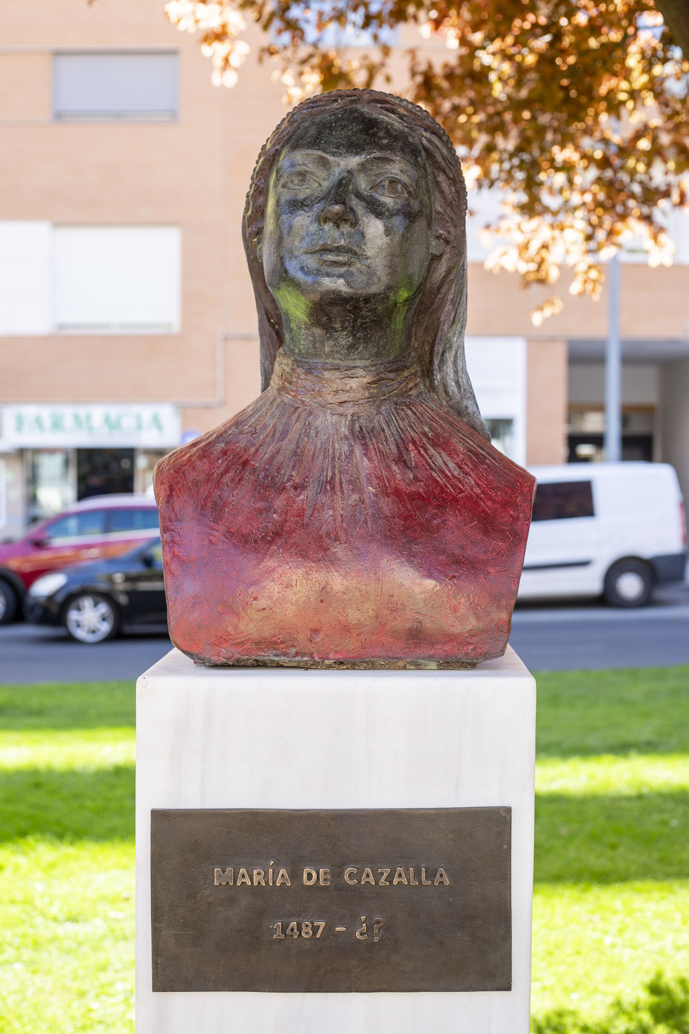El bulevar Clara Campoamor acoge los bustos de mujeres relevantes de la historia de la ciudad desde hace unas semanas.