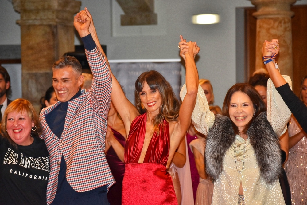 Sara Sánchez, emocionada tras ser proclamada belleza sénior en el certamen  