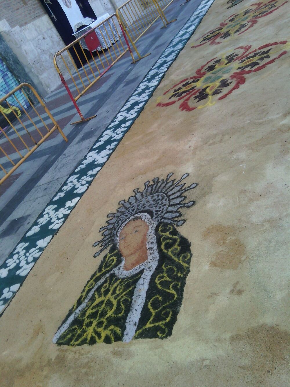 La imagen titular de la Hermandad de la Soledad, junto con el pan y el vino, serán protagonistas de la alfombra de la plaza del Jardinillo.