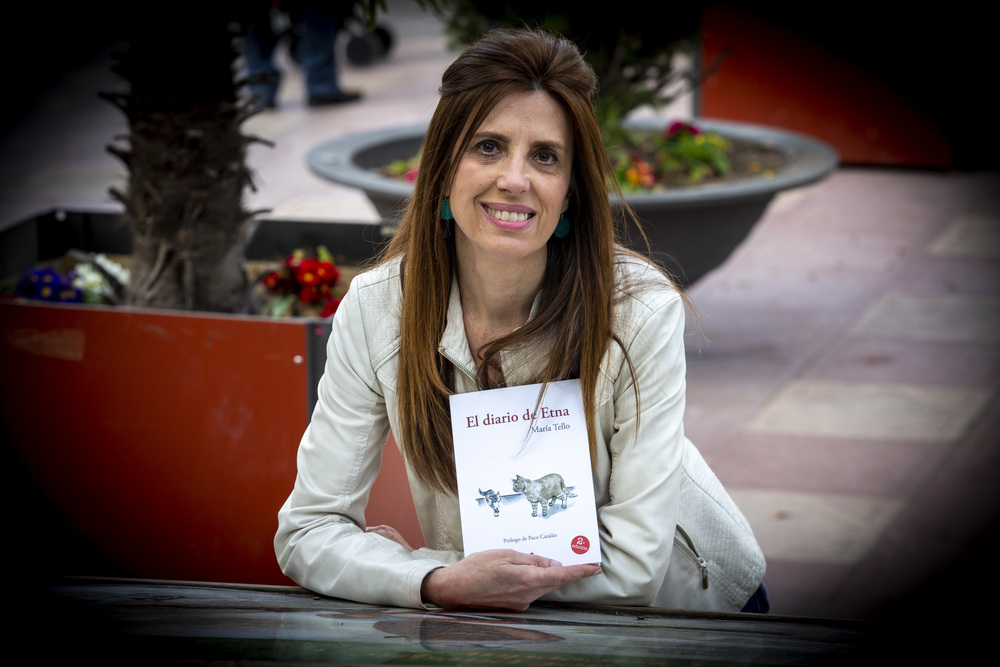María Tello es autora de 'El diario de Etna'.