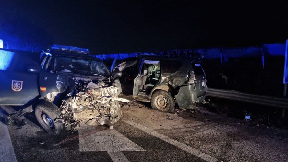 Seis muertos tras saltarse un camión un control en Sevilla