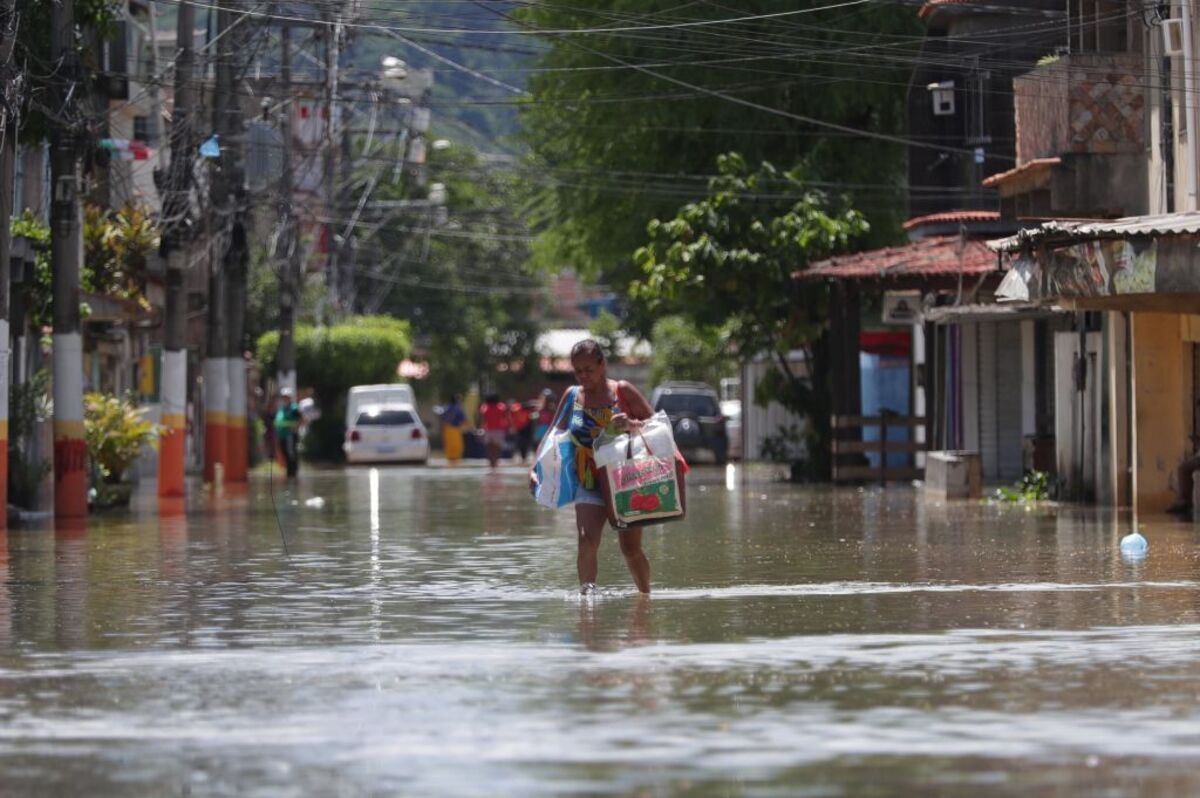 Al menos 11 fallecidos en Río de Janeiro por las lluvias torrenciales  / ANDRÉ COELHO