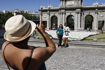 España recupera ocho de cada 10 turistas en mayo