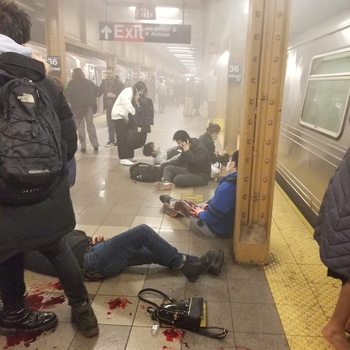 Un tiroteo en el metro de Nueva York deja varios heridos