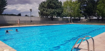 La piscina de Yunquera acoge las actividades del Centro Joven