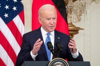 Biden amenaza a Putin con sanciones graves si invade Ucrania