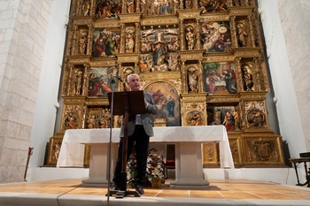El retablo de la iglesia de Fuentelencina luce esplendoroso