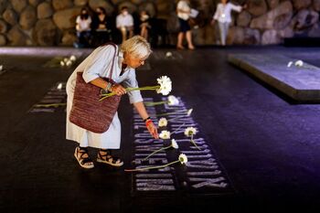 Israel se paraliza en memoria de las víctimas del Holocausto