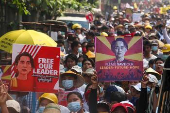 Birmania añade nuevos cargos de corrupción contra Suu Kyi