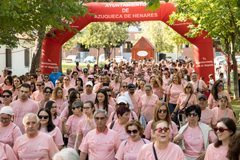 Gran éxito de la Marcha contra el cáncer de mama de Azuqueca