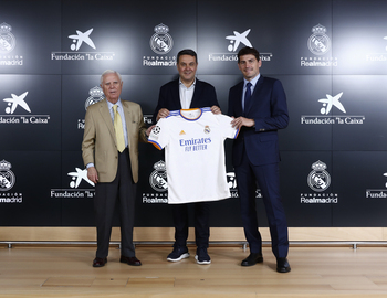 Fundación 'la Caixa' y Real Madrid apoyan la escuela de fútbol