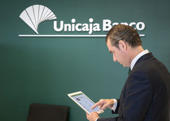 Unicaja ofrece un agregador financiero según la normativa PSD2