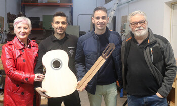 Luthieres artesanales instalan su taller en Cabanillas