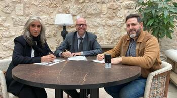 Brihuega y Castilla Termal firman un convenio para sus vecinos