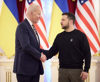 Biden se reúne con Zelenski en una visita sorpresa en Kiev