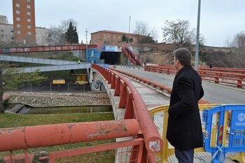 Las obras de la pasarela del Alamín acabarán en mayo