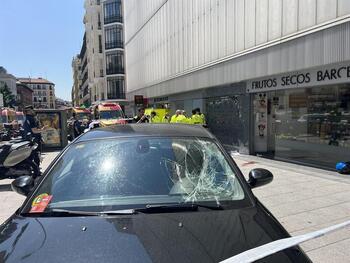 Un coche arrolla a tres personas en Madrid tras un accidente
