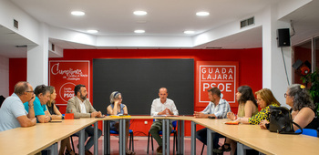 Los candidatos del PSOE se reúnen con el sindicato UGT