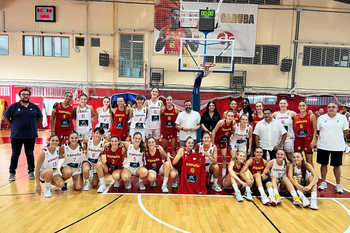 La selección femenina española de baloncesto gana en Azuqueca