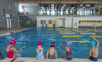 Los alumnos de Azuqueca podrán usar la piscina climatizada