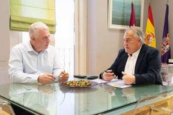 El alcalde de Horche se reúne con el presidente de Diputación