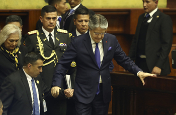 El presidente de Ecuador disuelve el Parlamento