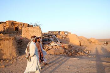 Más de 2.400 muertos por varios terremotos en Afganistán