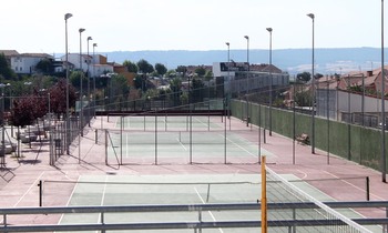 El Ayuntamiento de Cabanillas busca monitores de tenis y pádel
