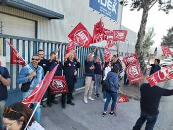 Primera jornada de huelga en ADEA con seguimiento masivo