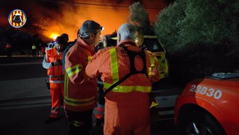 CLM envía 40 efectivos para combatir el incendio en Montixelvo