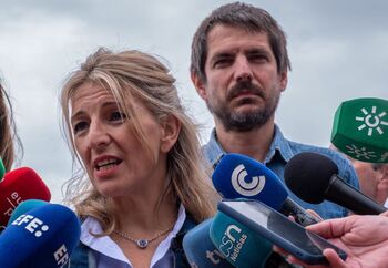 Díaz abre precampaña sin cerrar el acuerdo con Podemos