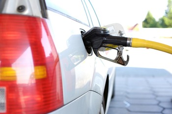 La gasolina cae 10 céntimos por litro por primera vez en meses