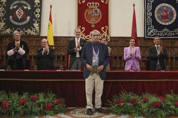 El Rey entrega el Premio Cervantes al poeta Rafael Cadenas