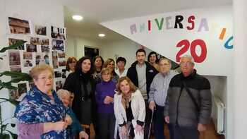 Visita institucional a la vivienda de mayores de El Casar