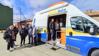 La Junta renovará ocho vehículos del servicio de bibliobús