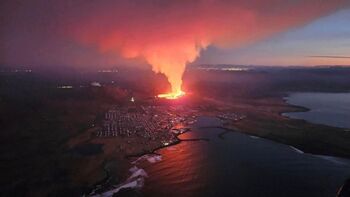 Islandia vuelve a evacuar Grindavik por la erupción del volcán
