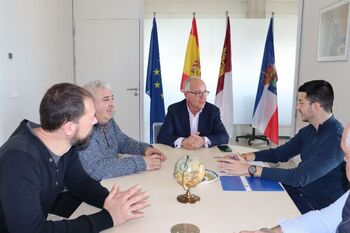 Román García se reúne con el alcalde de Yebes-Valdeluz